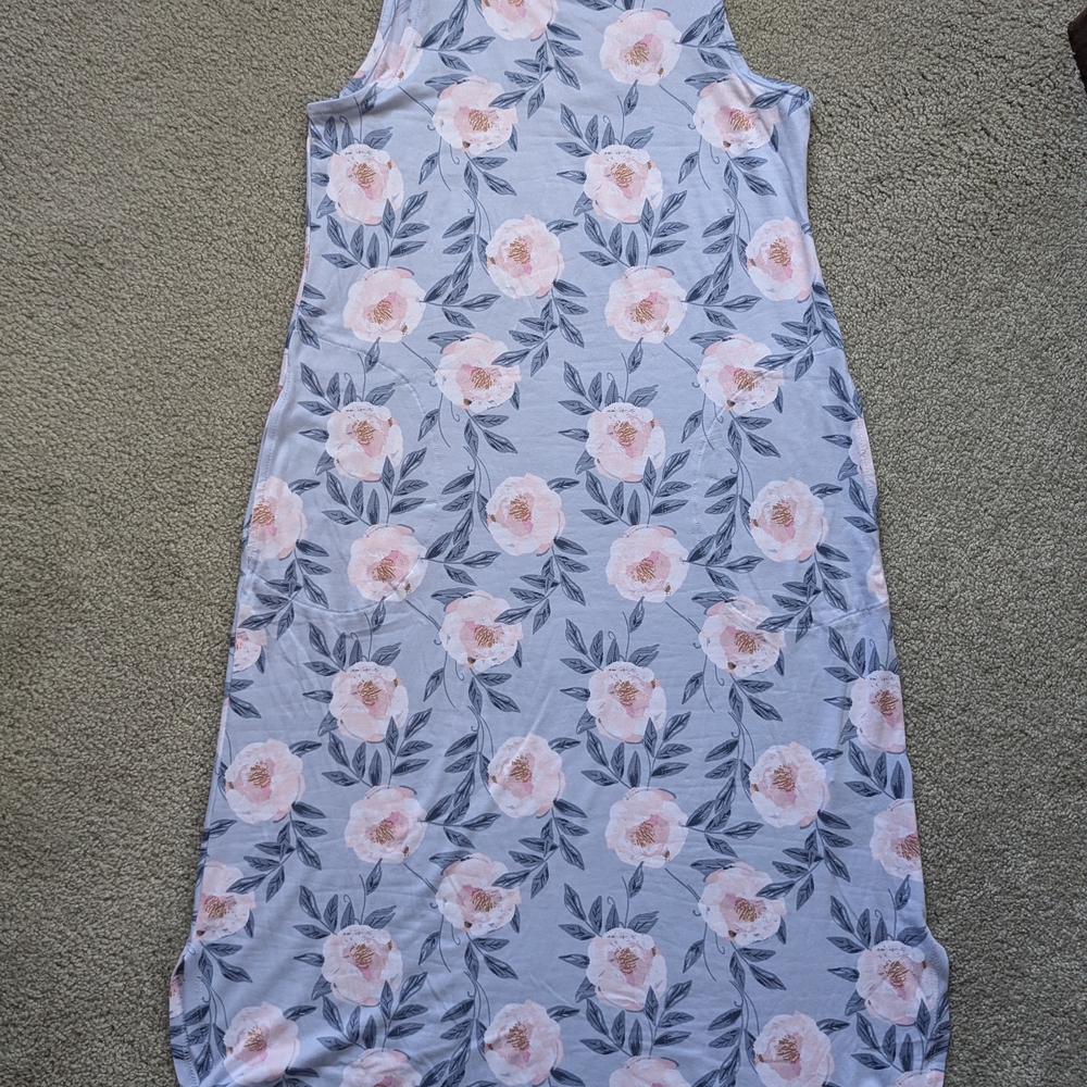 🩵💕NWOT Floral Sleeveless Nightgown